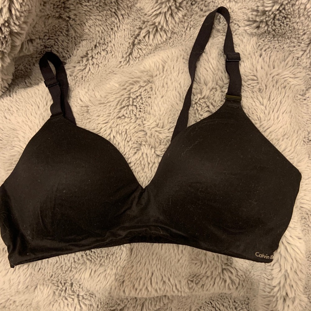 Calvin Klein T shirt bra